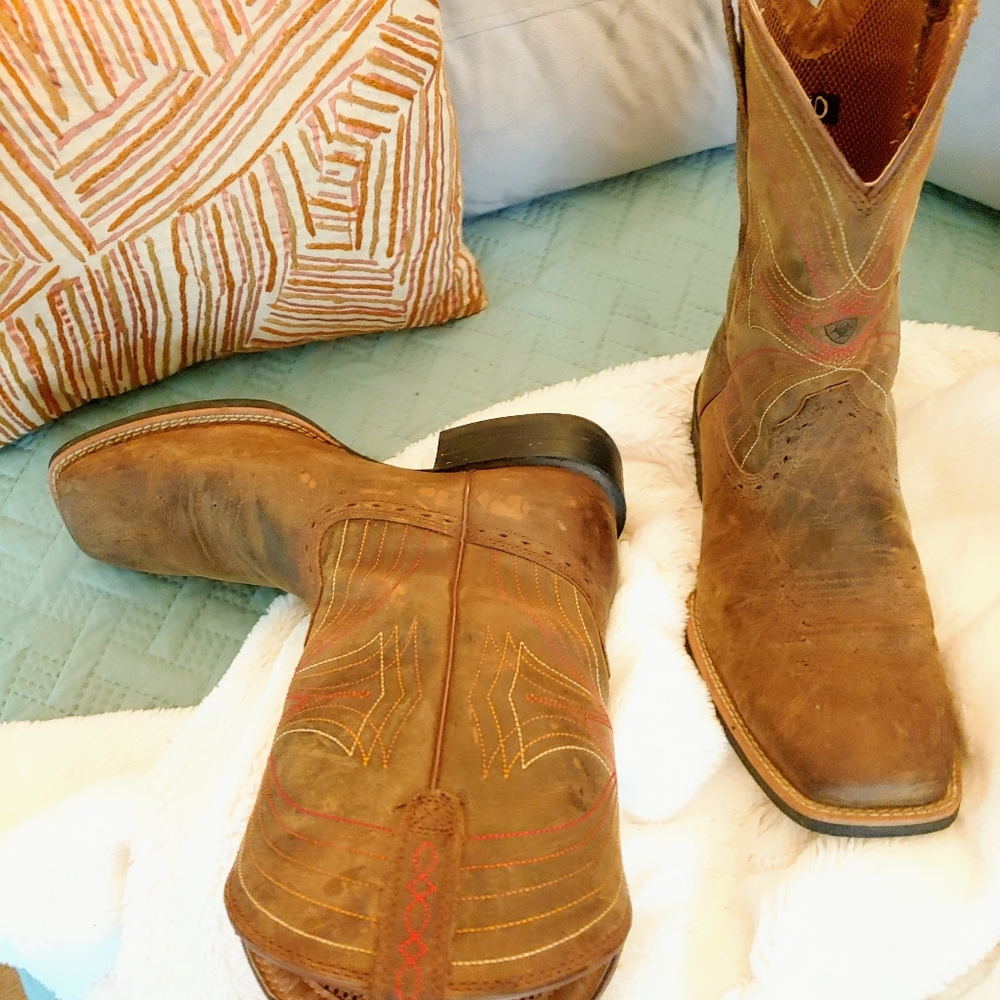 Ariat unisex cowboy boots size 8.5 in men's